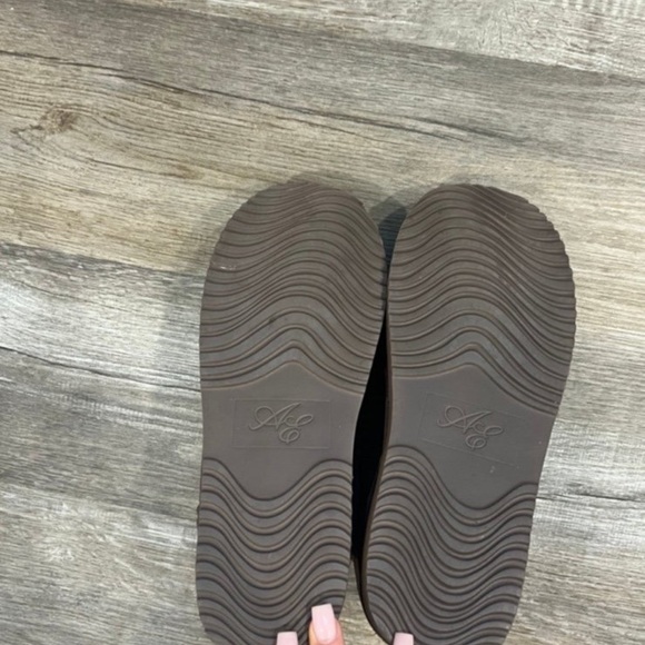 AE Brown Fur Boots - Picture 4 of 5